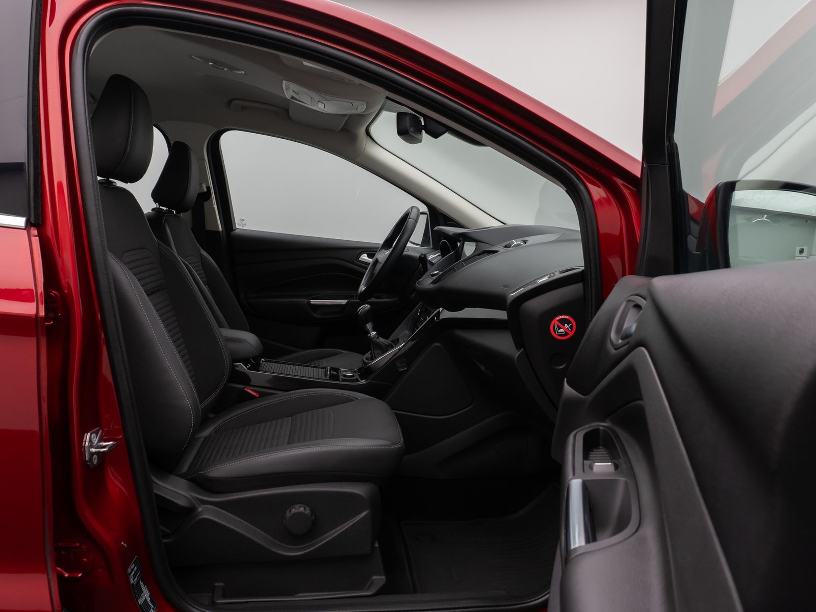 Fahrzeugabbildung Ford Kuga Titanium Navigation Kamera Sitzhzg Tempomat
