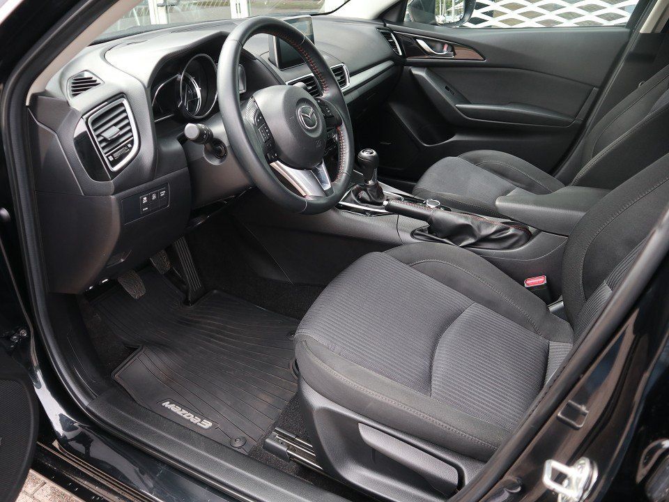Fahrzeugabbildung Mazda 3 Sports-Line G-120 BI-XENON BOSE HUD EPH RFK SH