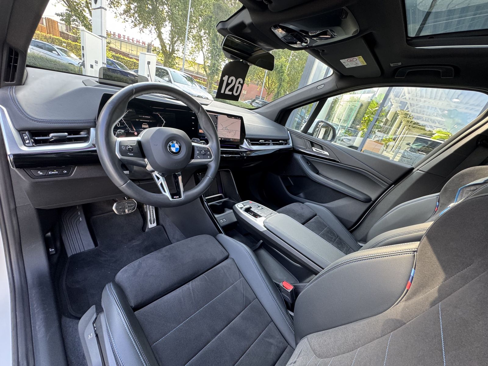 BMW 220i Active Tourer M Sport AHK PANO HuD DA 360° foto 4