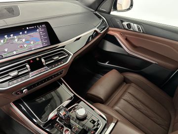 Fahrzeugabbildung BMW X5 M50d ACC Belüft 360° FondEnt TV SkyLounge DAB