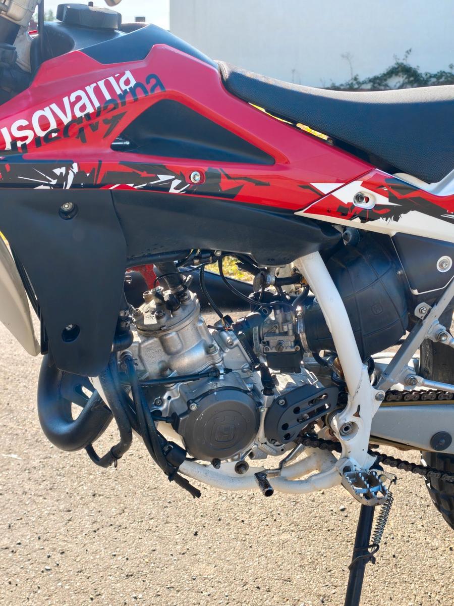 Husqvarna  2010 — двигун 125 cm³, 14 HP (10kW)