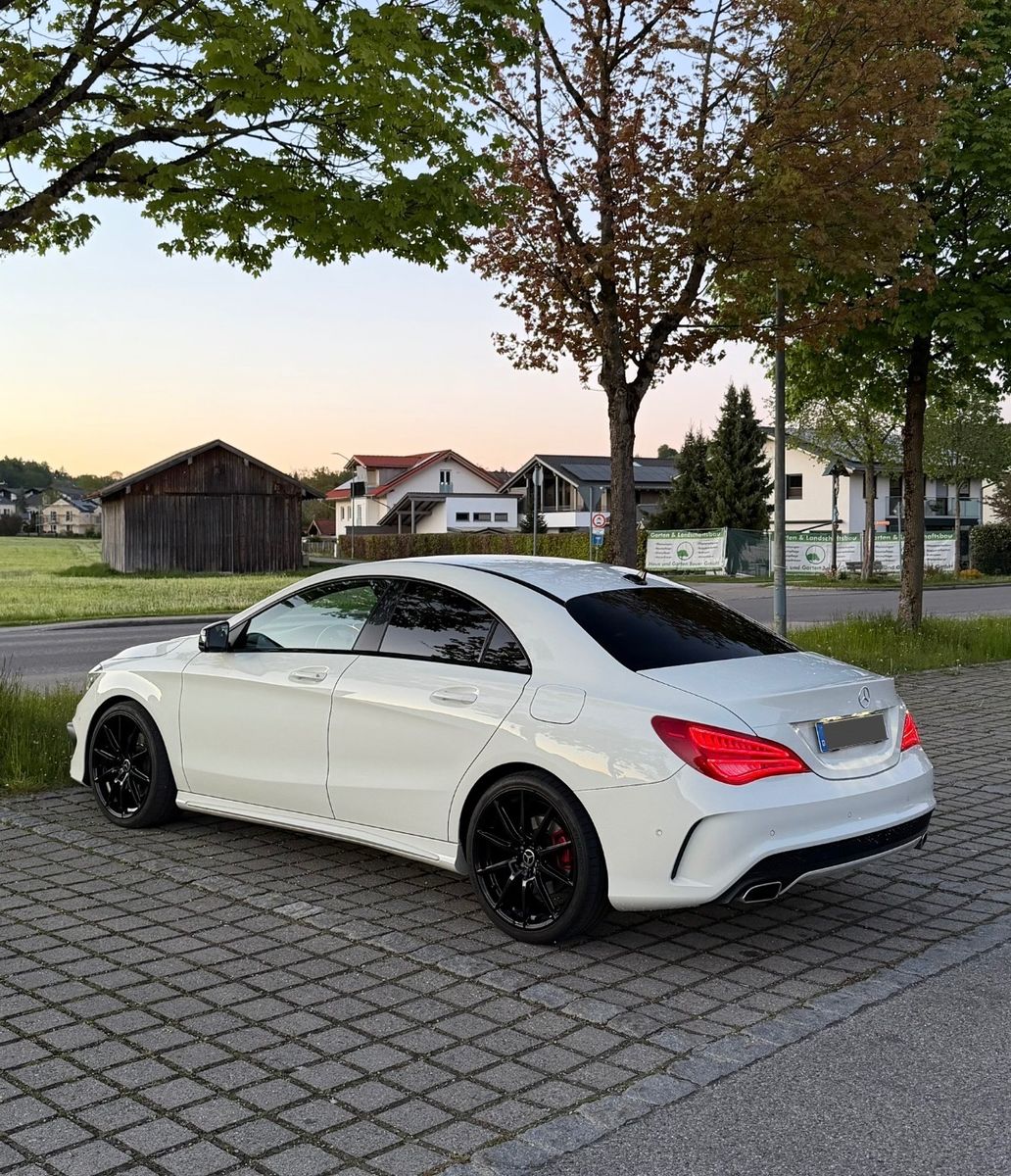 MERCEDES-BENZ CLA 250 AMG Line | 2. Hand | Unfallfrei