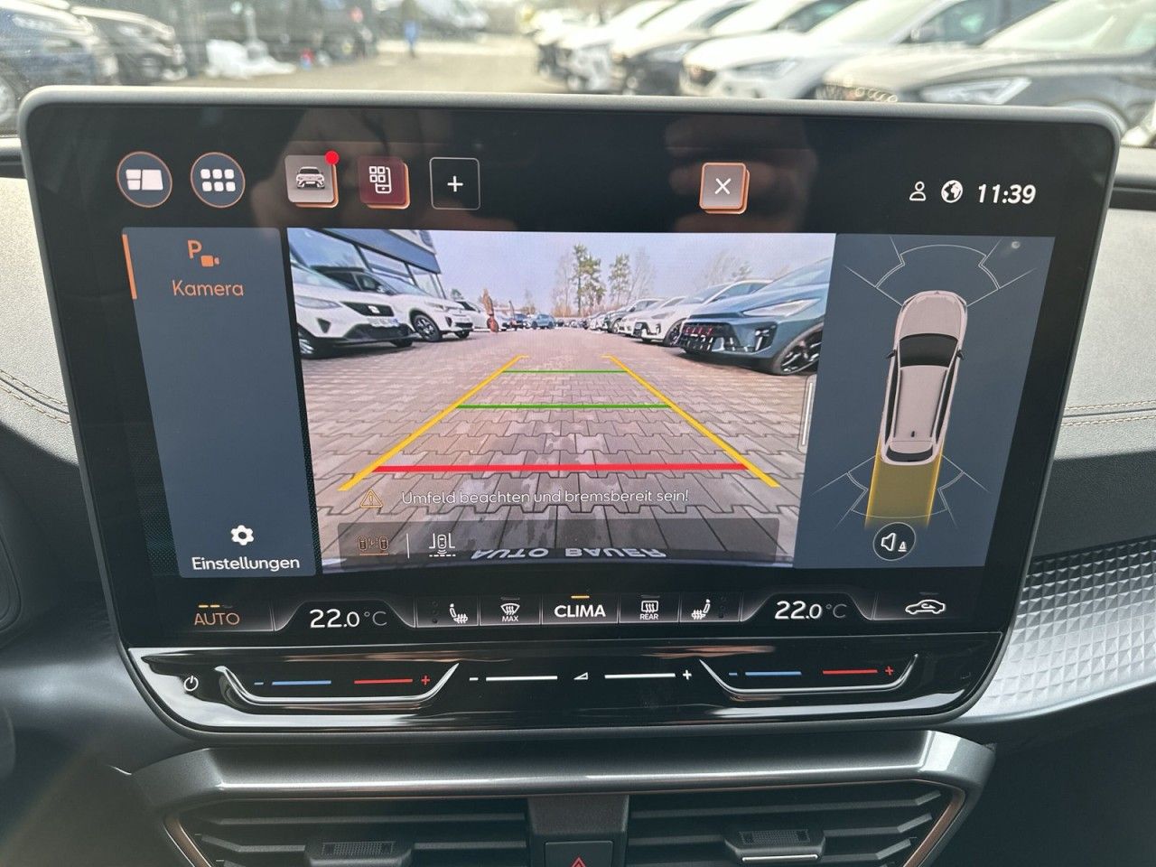 Fahrzeugabbildung CUPRA Leon Sportstourer 1.5 TSI 110 kW (150 PS) 6-Gang - mit KI generiert/bearbeitet