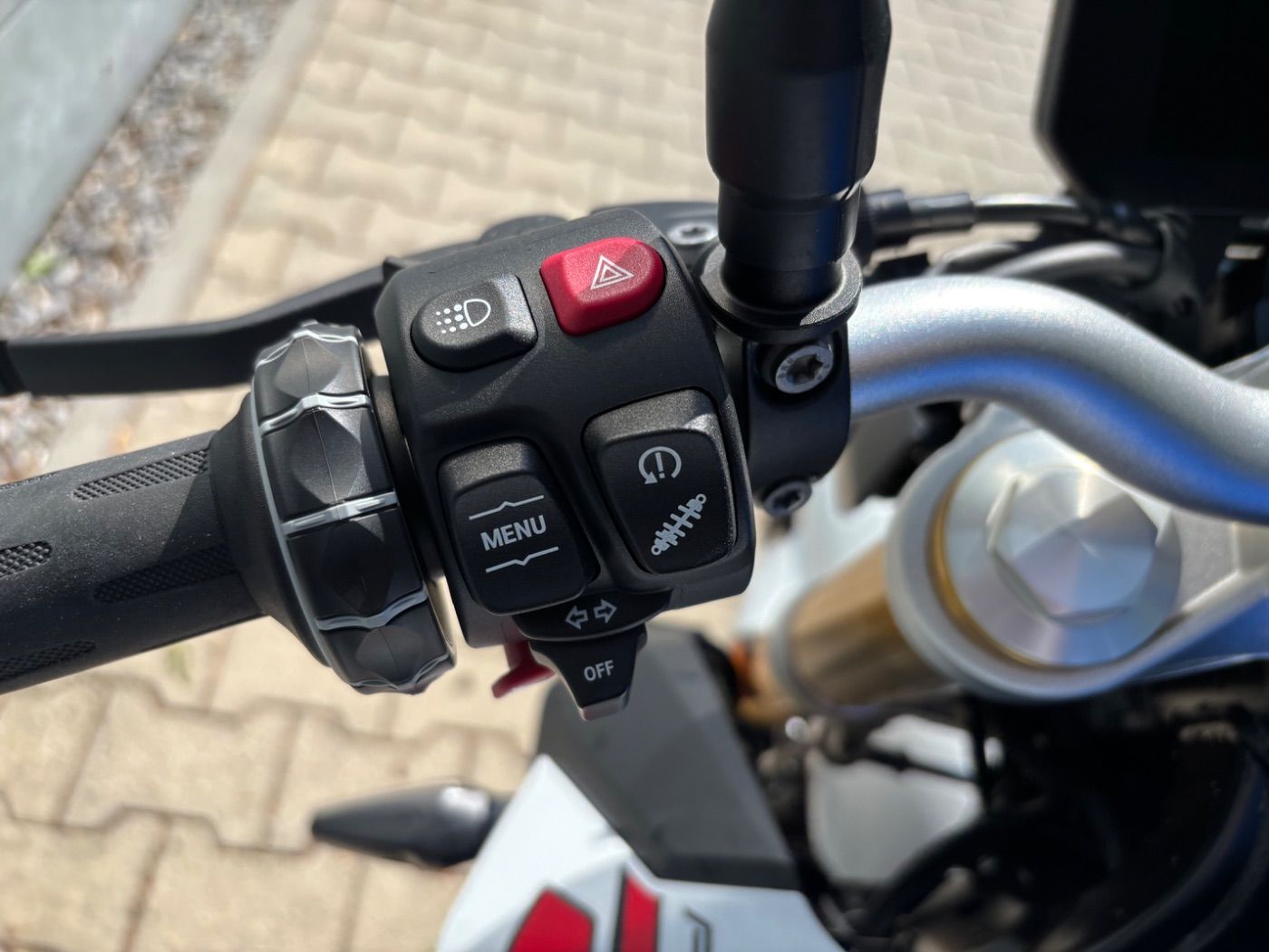 Fahrzeugabbildung BMW F 900 R A2 Style Sport 3 Pakete