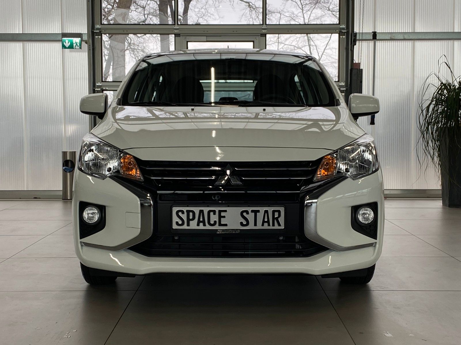 Fahrzeugabbildung Mitsubishi Space Star 1,2 Select Klima DAB+ SALE