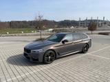 BMW 540i xDriveTour. M-Sport Service+Repair Paket - BMW 540: Braun