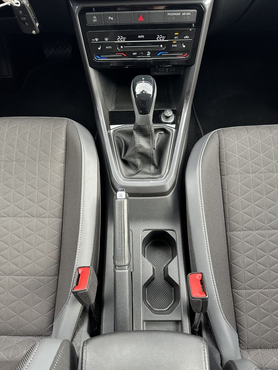 Fahrzeugabbildung Volkswagen T-Cross 1.5 TSI DSG Style NAV+LED+KAMERA+CARPLAY