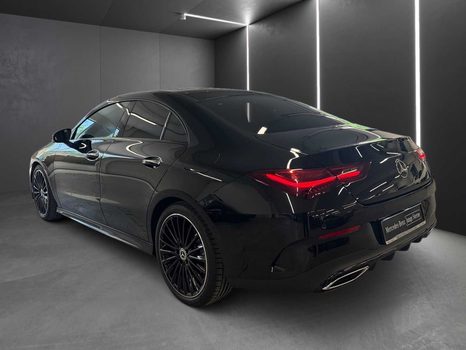 Fahrzeugabbildung Mercedes-Benz CLA 200 AMG PLUS*Pano*HUD*19"*MuBeam*Night*360°*