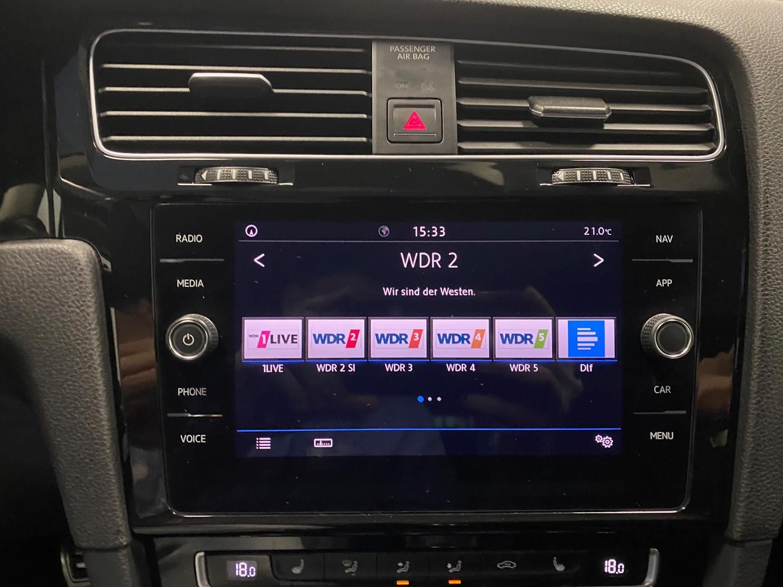Fahrzeugabbildung Volkswagen Golf 1.0 TSI Join+ALLWETTER+KLIMA+SITZHEIZ+NAVI+