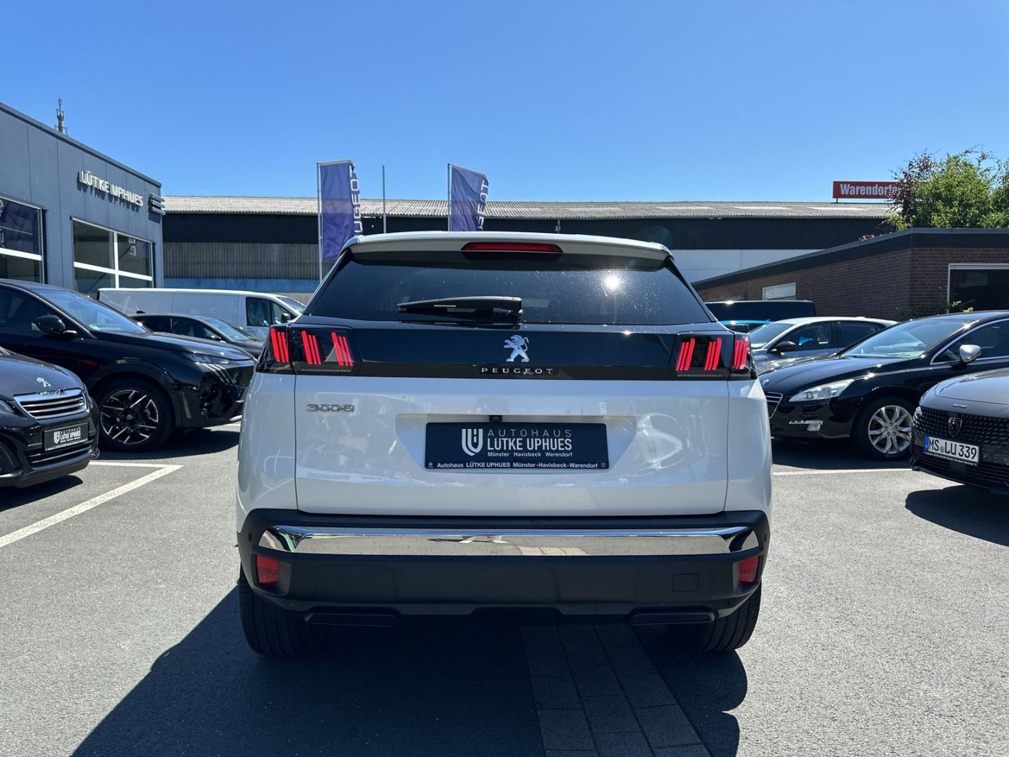 Fahrzeugabbildung Peugeot 3008 Allure 1.2 PureTech 130 Navi CarPlay Androi