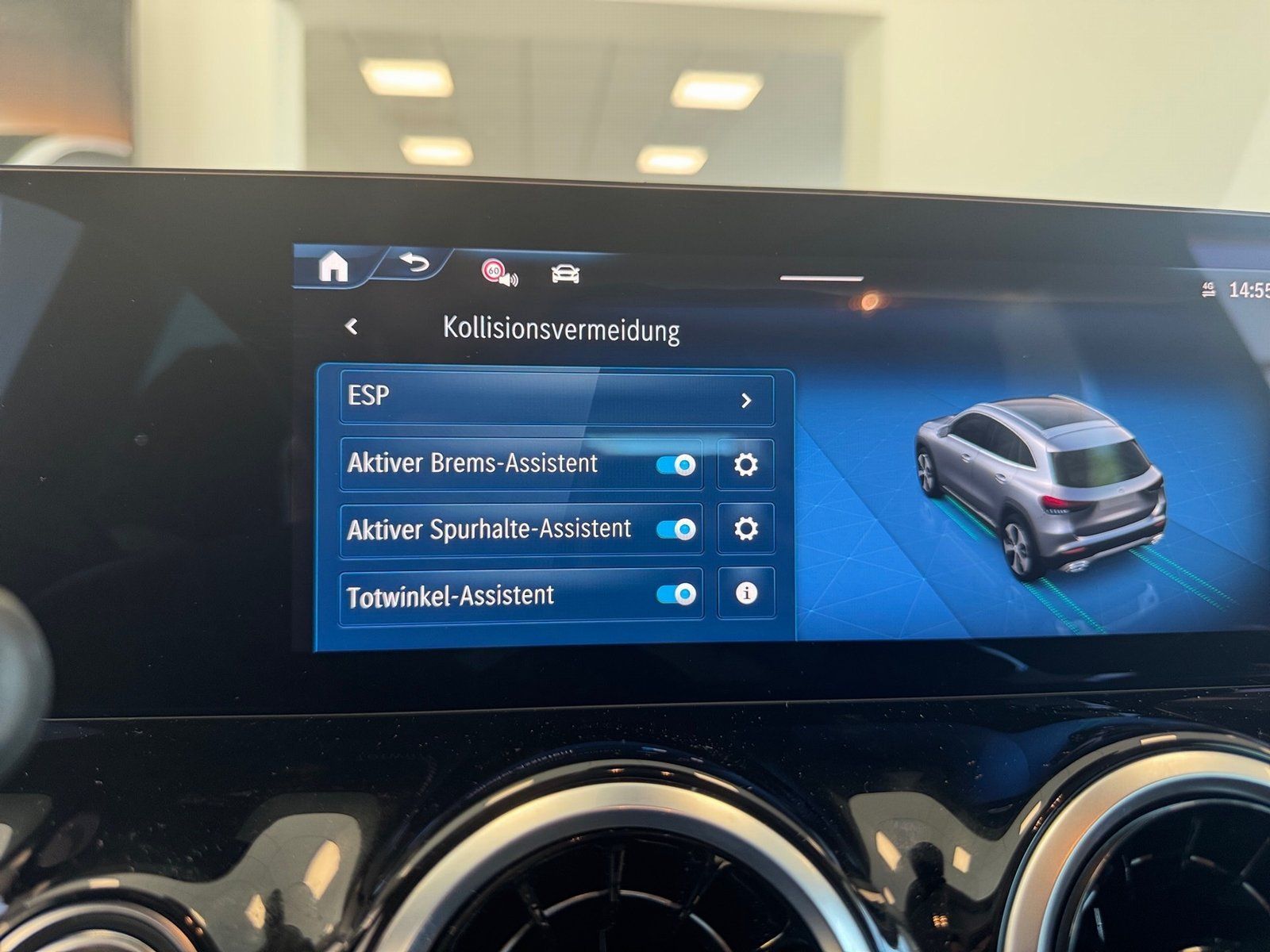 Fahrzeugabbildung Mercedes-Benz GLA 180 d*AHK*Dsitro*Totwink*LED*Kamera*CarPlay*