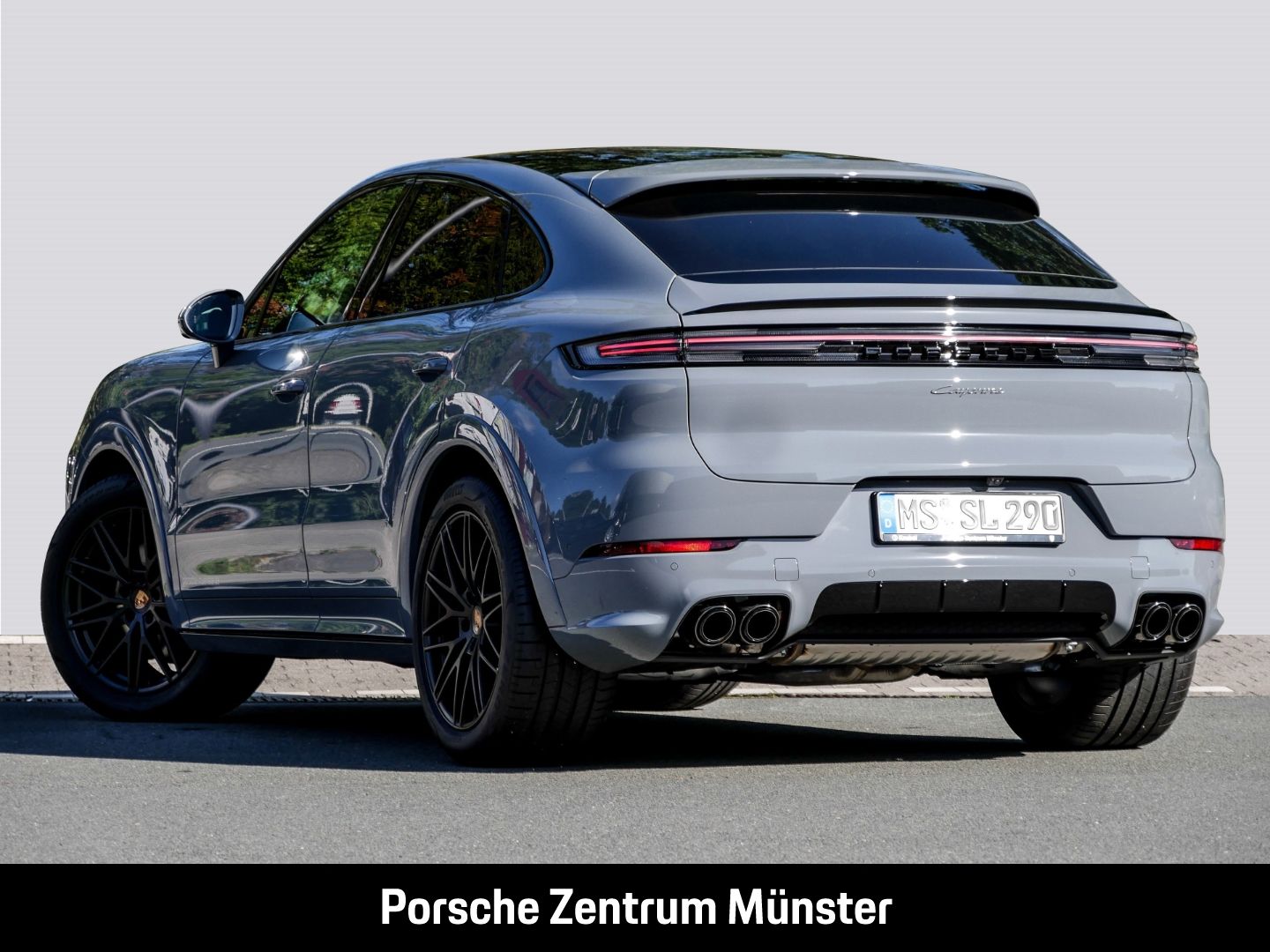Porsche Cayenne Coupe Black Edition InnoDrive imagem 3
