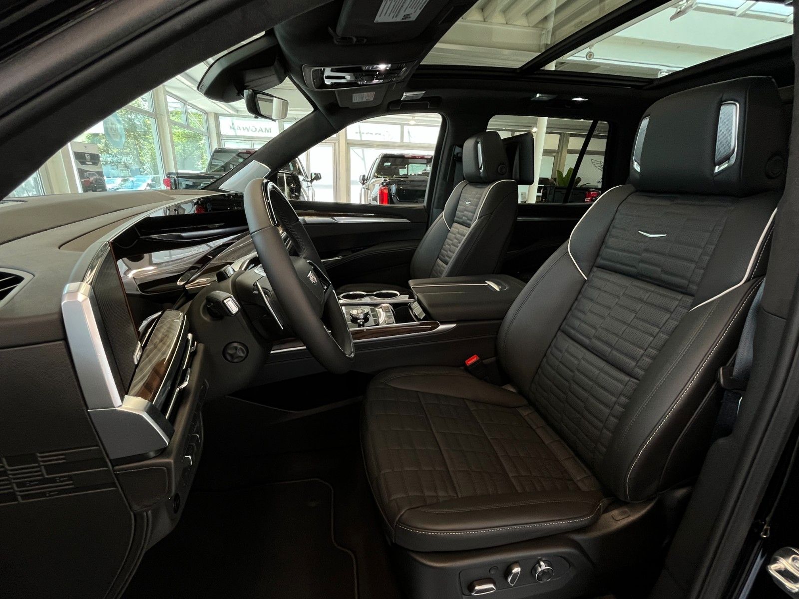 Fahrzeugabbildung Cadillac Escalade Sport Platinum 6.2 V8  4x4 LPG
