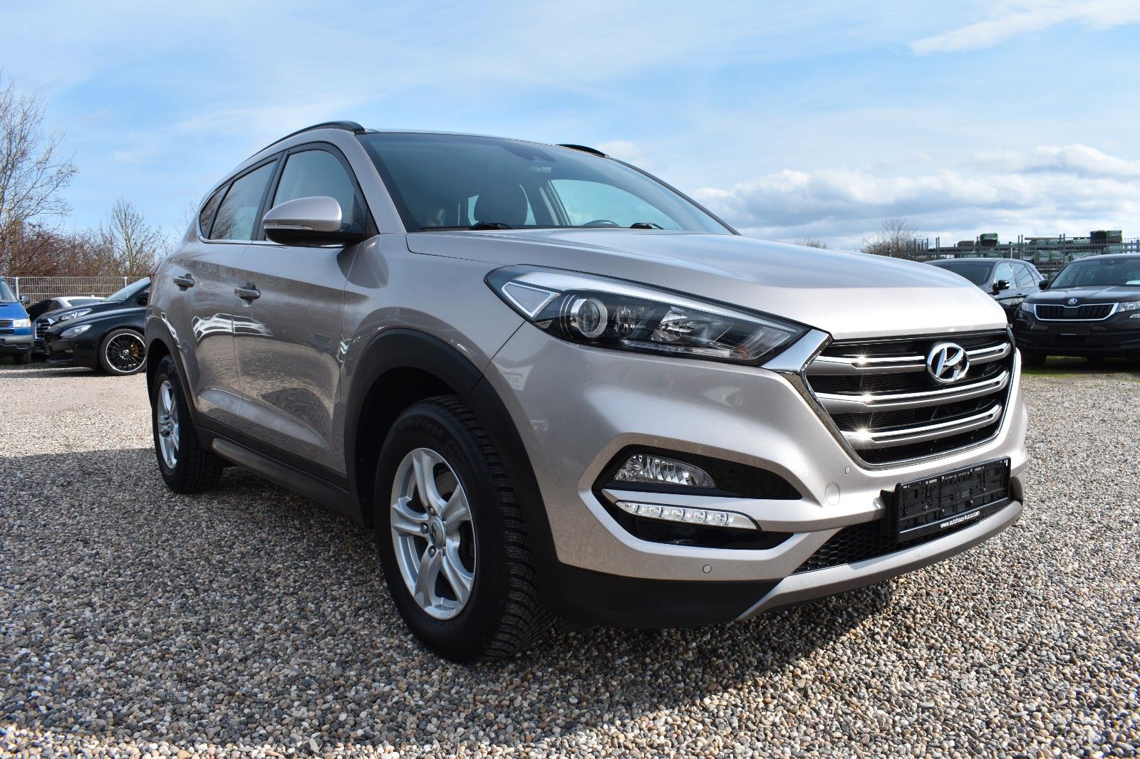 Fahrzeugabbildung Hyundai Tucson Style 2WD Panorama Dach Bluetooth Schaltr