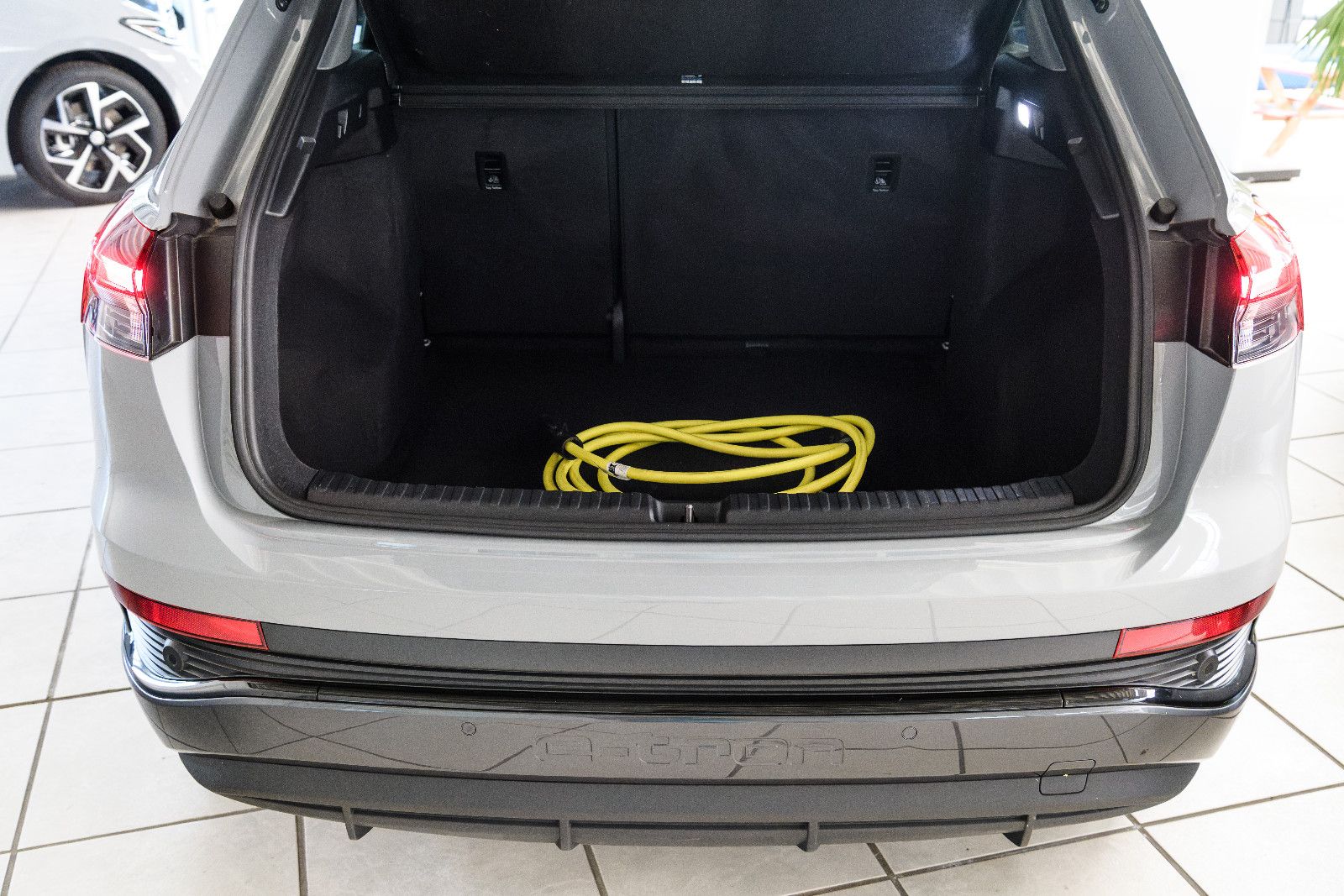 Fahrzeugabbildung Audi Q4 e-tron 45 quattro S-Line MATRIX/RFK/NAVI/