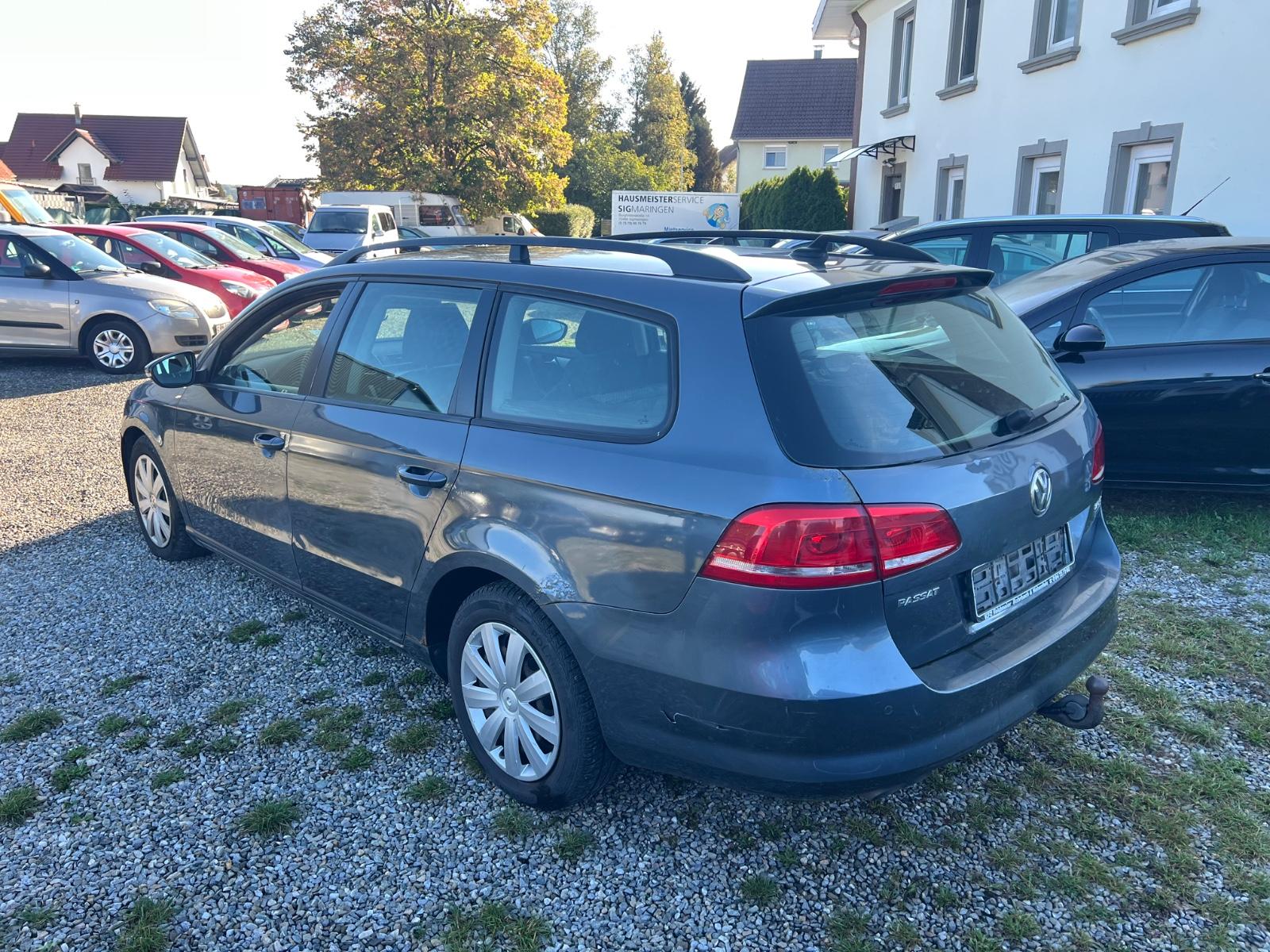 Volkswagen Passat 2011 — interior