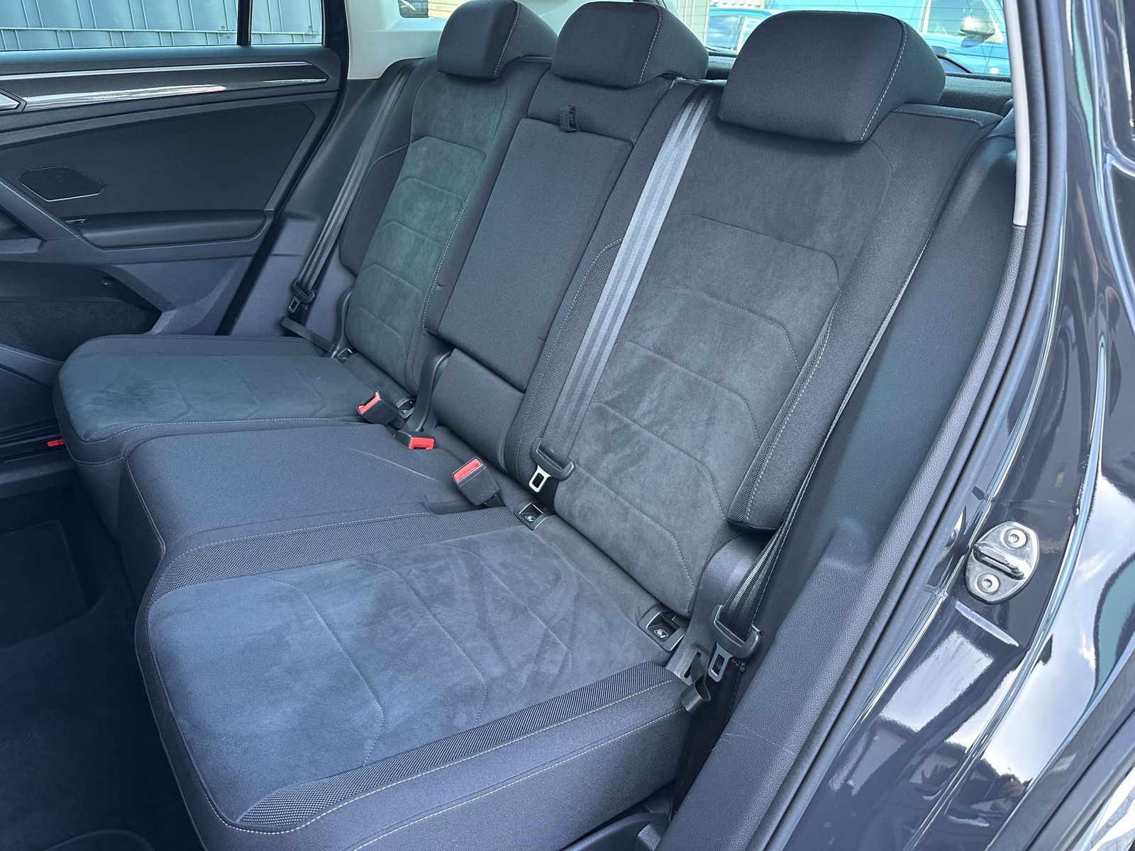 Fahrzeugabbildung Volkswagen Tiguan 2.0 TDI DSG Elegance NAV+LED+ACC+AHK+SHZ