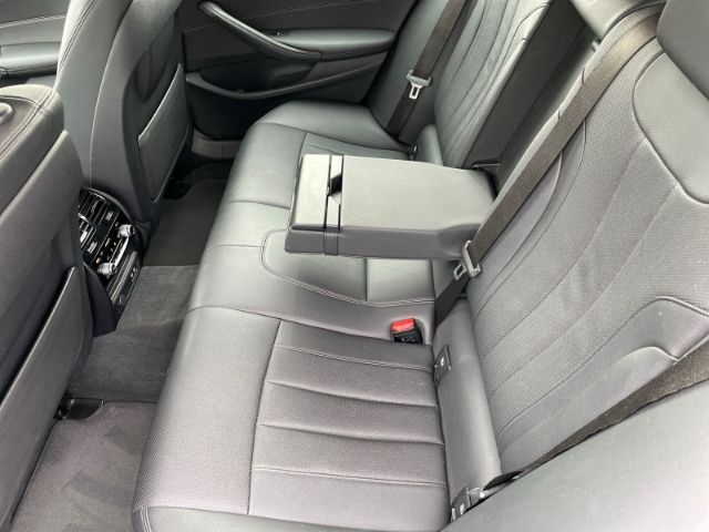 Fahrzeugabbildung BMW 520 d Mild-Hybrid xDrive Autom. Kamera, Sitzheiz