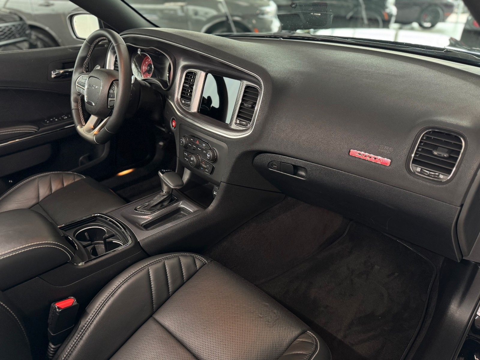 Fahrzeugabbildung Dodge Charger 6.2 SRT Hellcat  "Adaptive Dämpfer NAVI"