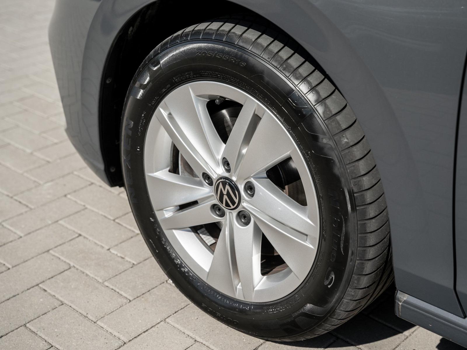 Volkswagen Golf VAR. VIII LIFE 2.0 TDI DSG Pano IQLight AHK, миниатюра 6