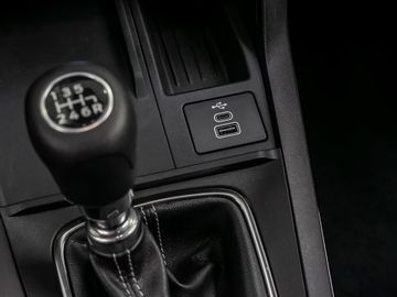 Ford Puma 1.0 Titanium Assistentpaket Kamera Navi LED