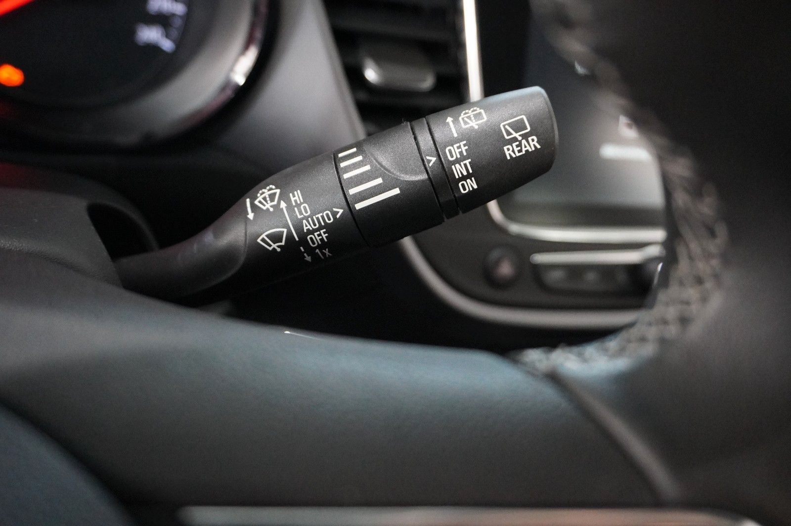 Fahrzeugabbildung Opel Crossland (X) 1.5D EDITION NAVI/LED/KAMERA/DAB+
