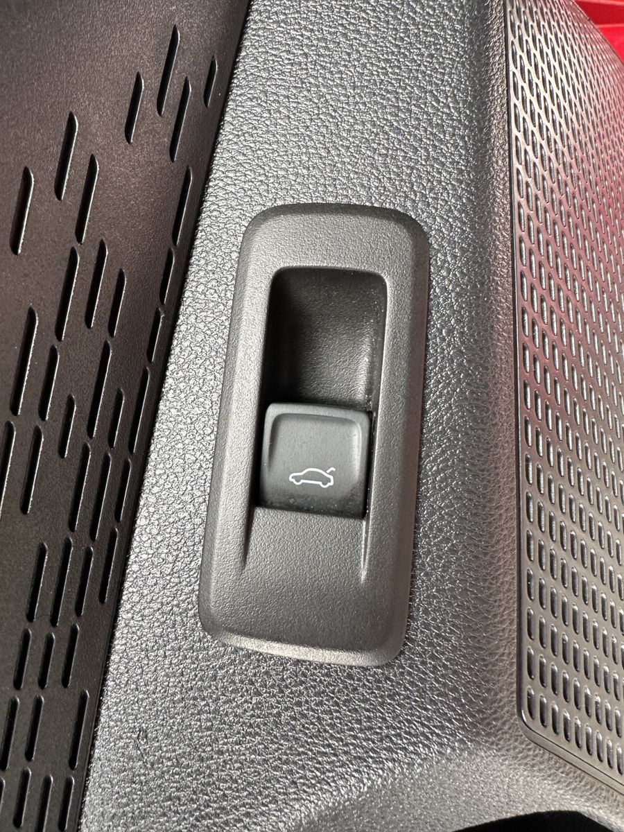 Fahrzeugabbildung SKODA Octavia 2.0 TDI DSG RS NAV+LED+KAM+VCOCK+HUD+DCC