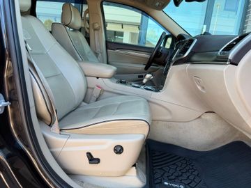 Jeep Grand Cherokee - 11