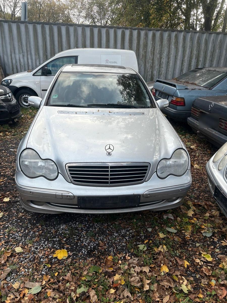 Mercedes-Benz C 240