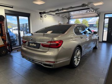 BMW 750 - 6