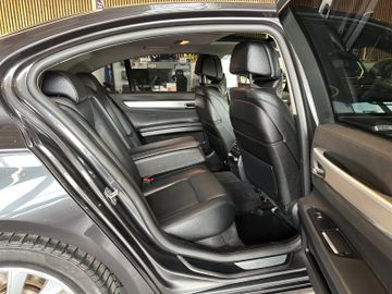 BMW 740 d xDrive *HeadUP*KomfortSitze*Vollauss.*