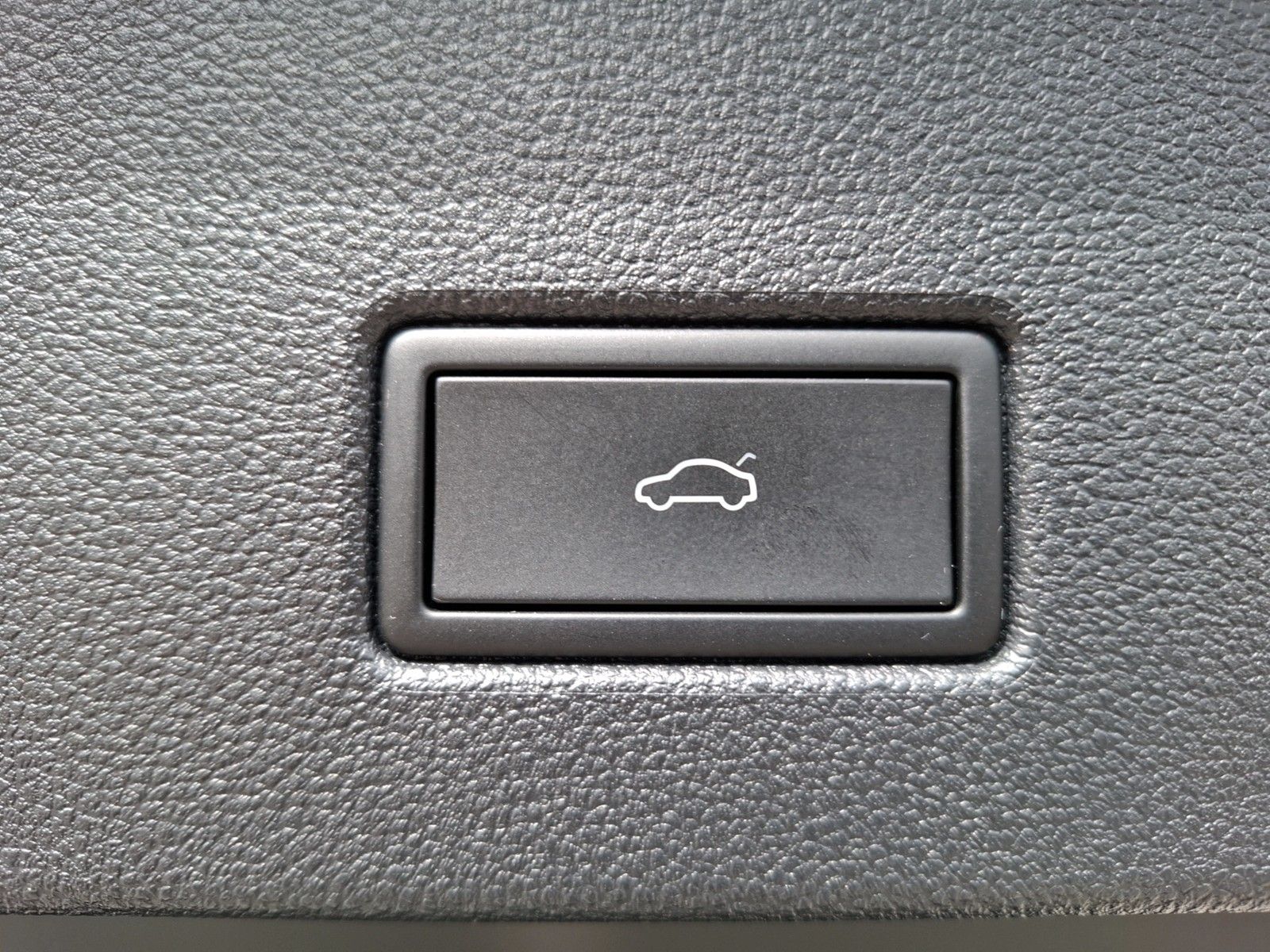 Fahrzeugabbildung Volkswagen T-Roc TSI R-Line DSG Matrix Navi AID ACC Park-As