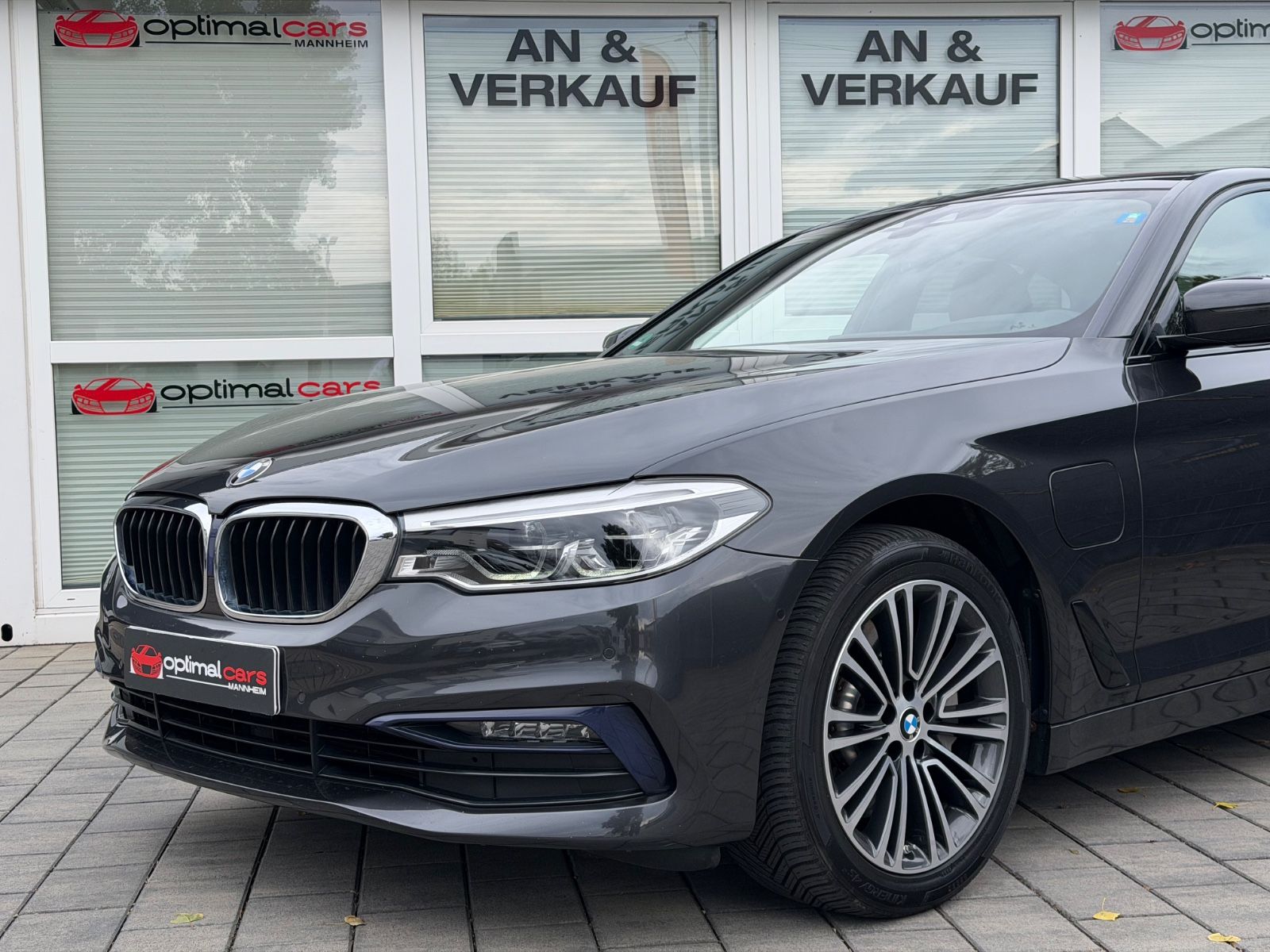 BMW 530 e xDrive Sport Line/VOLLEDER/SOFT-CLOSE/LED imagem 2