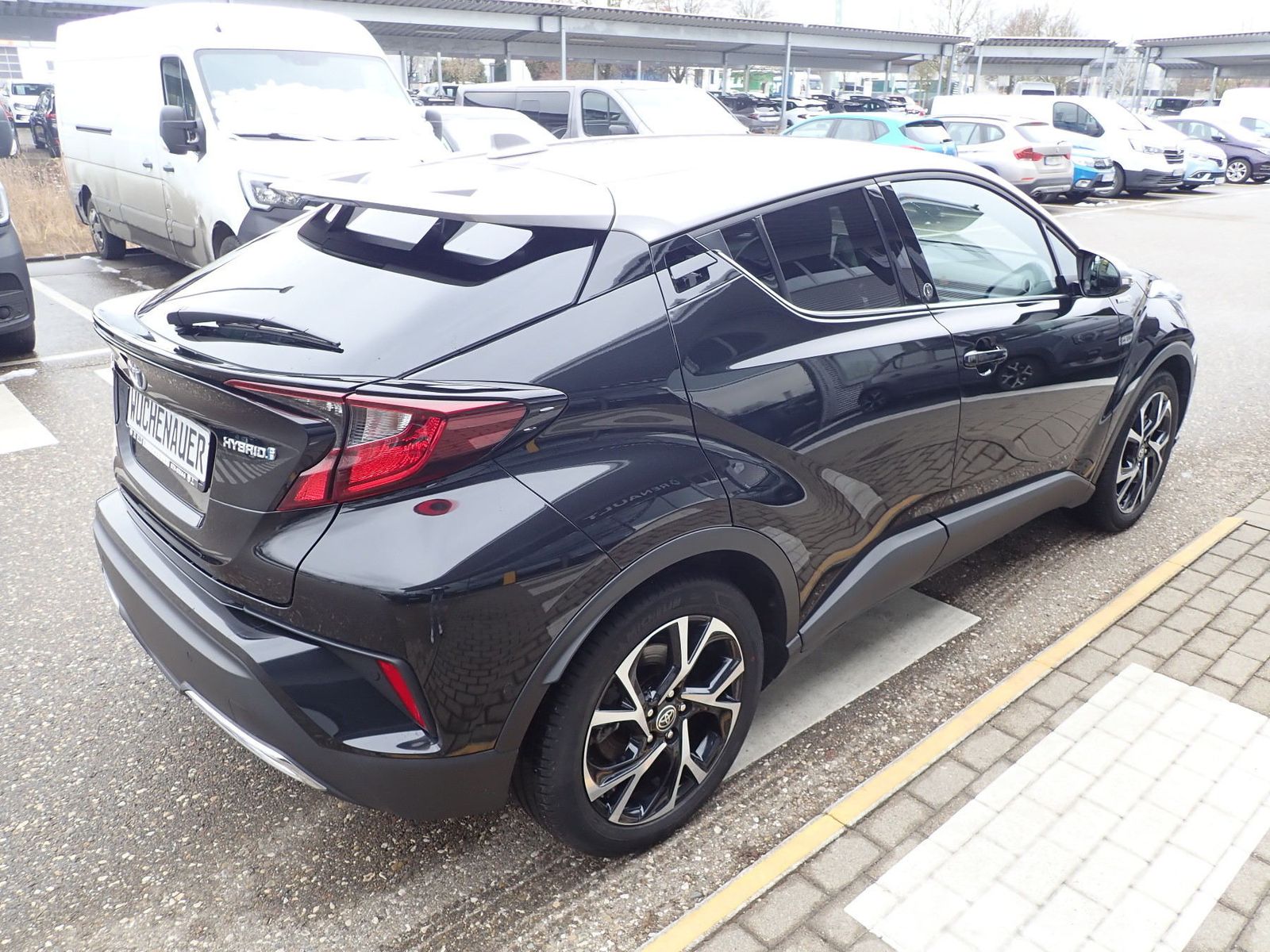 Fahrzeugabbildung Toyota C-HR Hybrid Team D 2.0