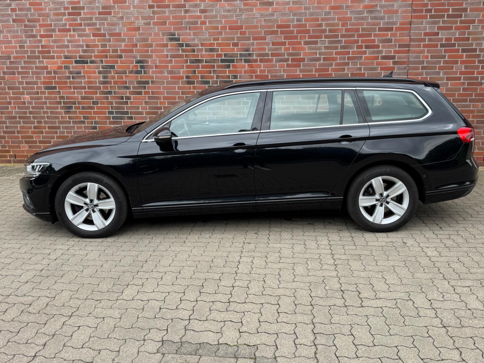 Volkswagen Passat Kombi DSG Led Navi ACC AHK Kamera