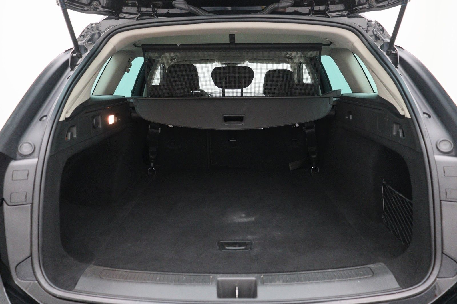 Fahrzeugabbildung Opel Insignia B 1.6 Sports Tourer Business Edition