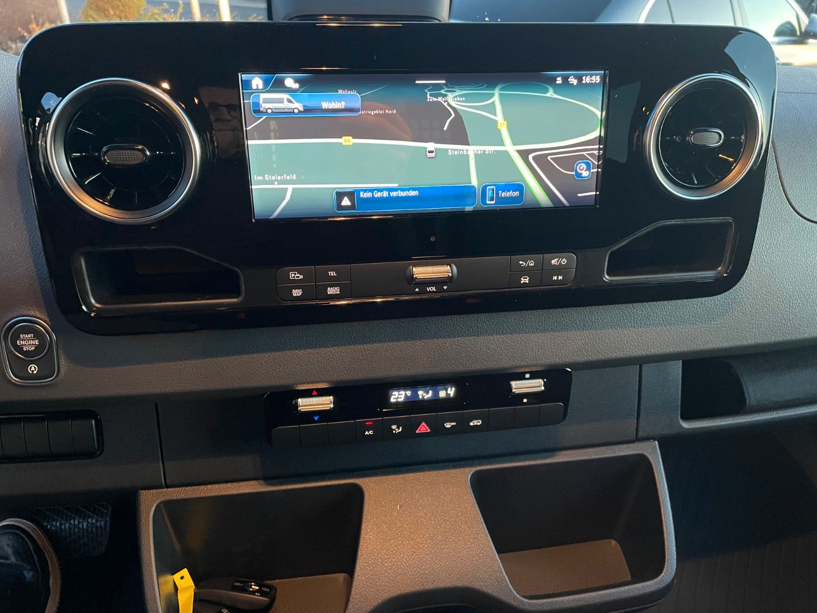 Fahrzeugabbildung Mercedes-Benz Sprinter 317 CDI DoKa 3665 9G Klima AHK3,5to