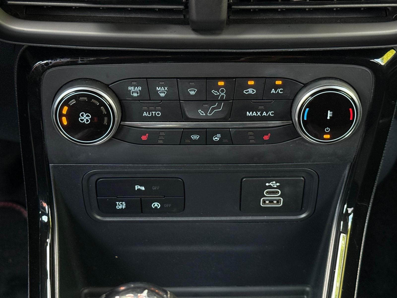 Fahrzeugabbildung Ford EcoSport 1.0EB ST-Line LED+NAV+SHZ+KAM+B&O+ALCAN
