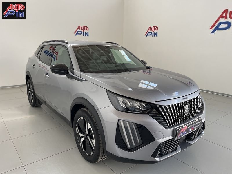 Peugeot 2008 Hybrid 145 e-DCS6 Allure auto imagem 2