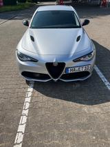 Alfa Romeo Giulia 2.0 Turbo 16V 206 kW AT8-Q2 veloce - Alfa Romeo in Dortmund