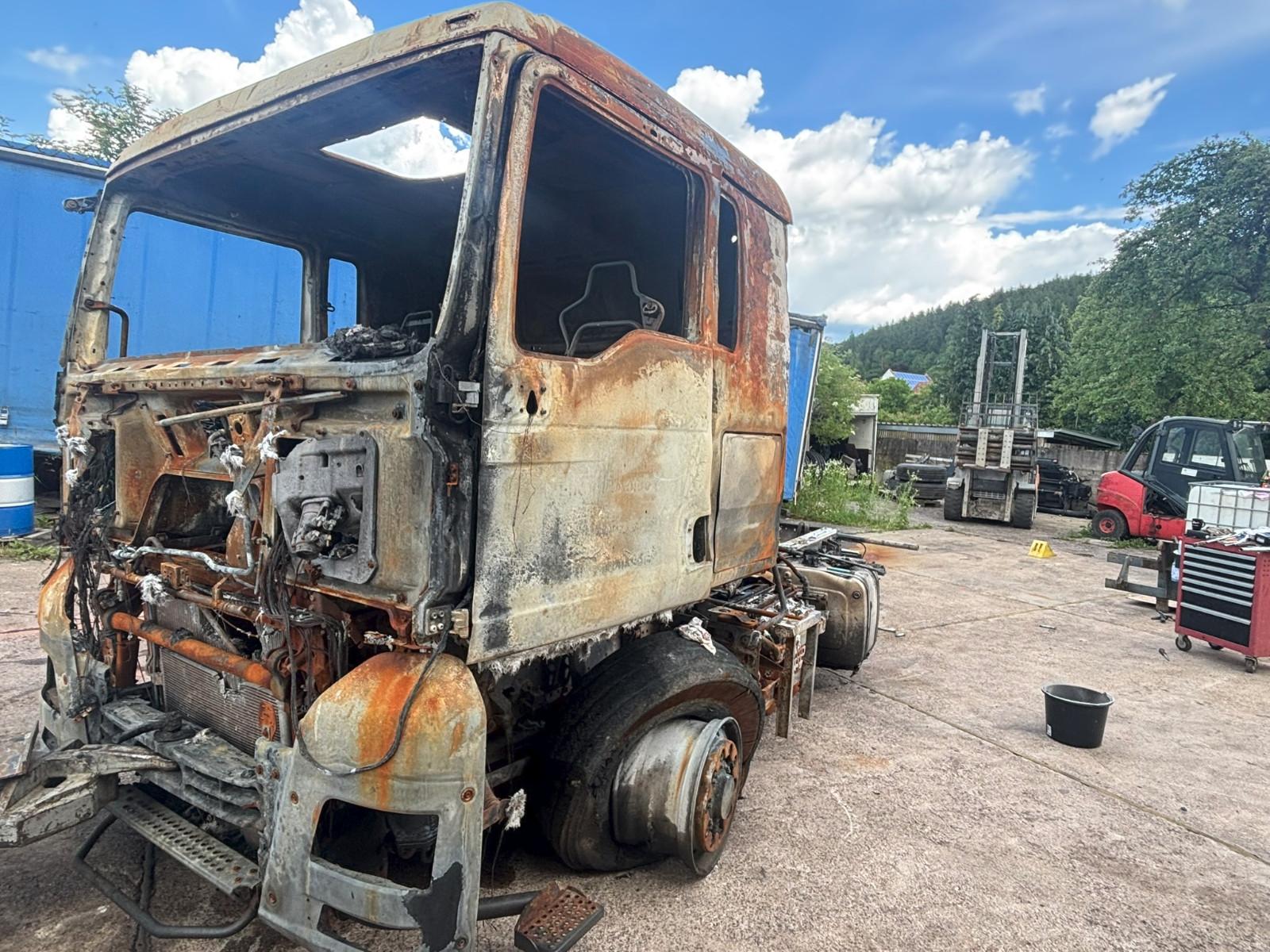 MAN TGX 18.500 XL Hydrodrive Brandschaden