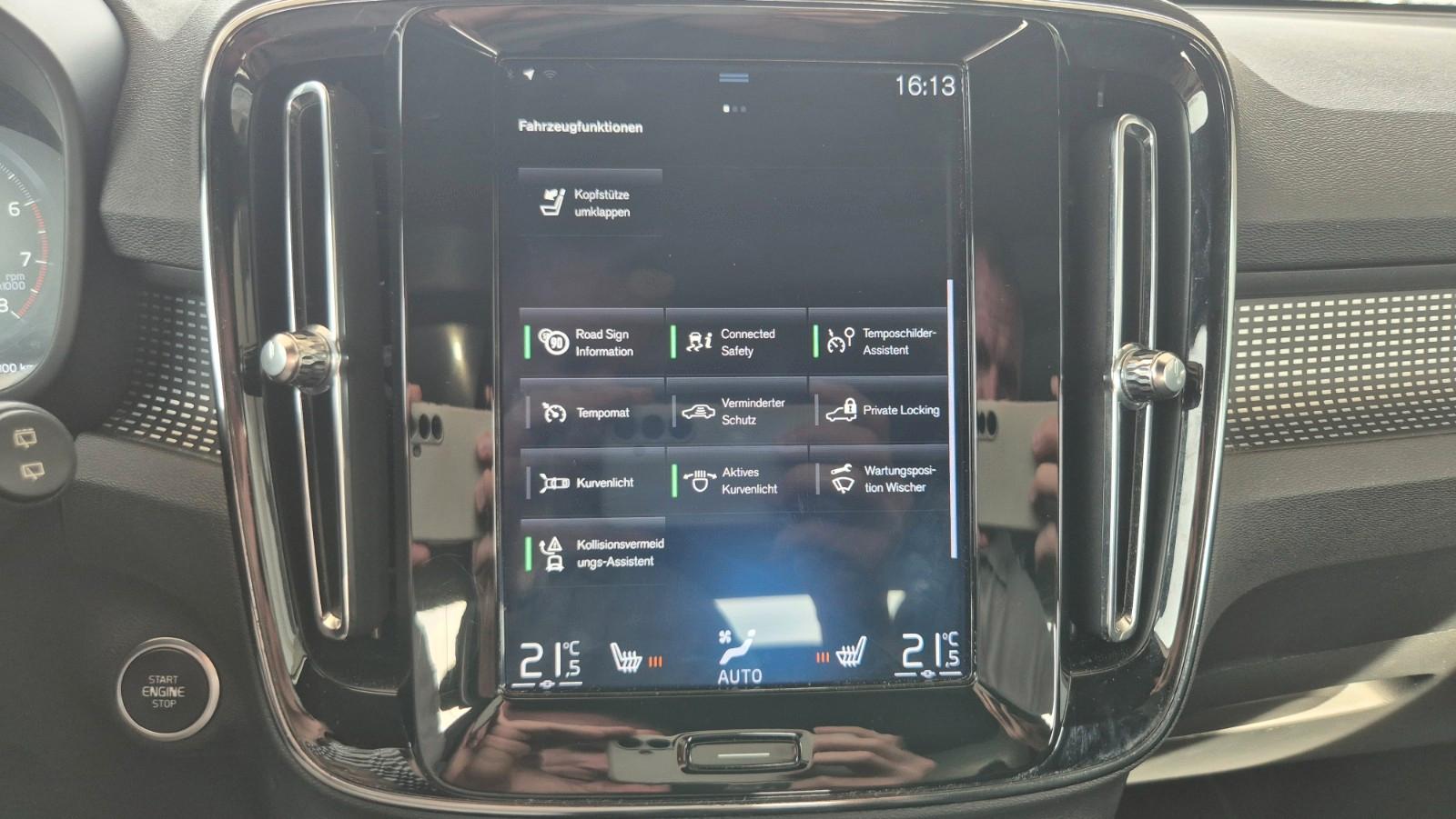 Volvo XC40 T5 R Design AWD Pano H&K Carplay