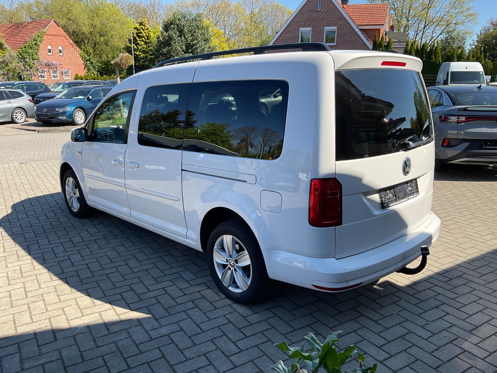 Fahrzeugabbildung Volkswagen Caddy Maxi 2,0TDI DSG Comfort 7 Sitze,AHK,ACC,