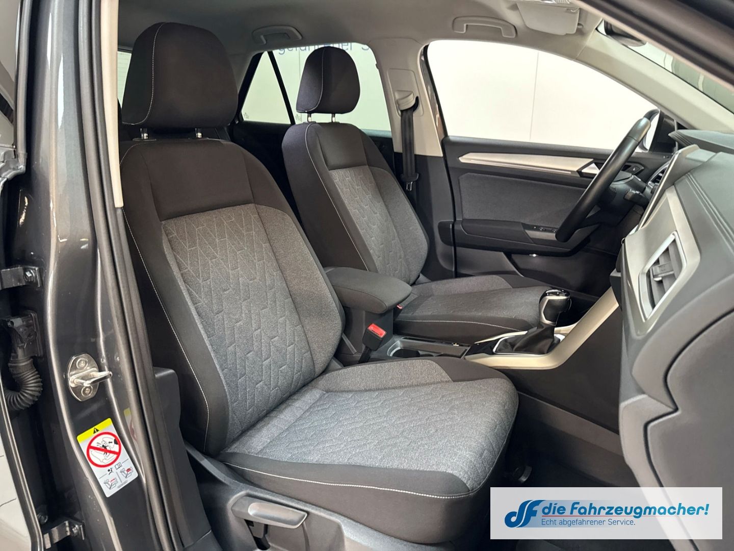 Fahrzeugabbildung Volkswagen T-Roc Move Navi Digitales Cockpit LED Apple CarP