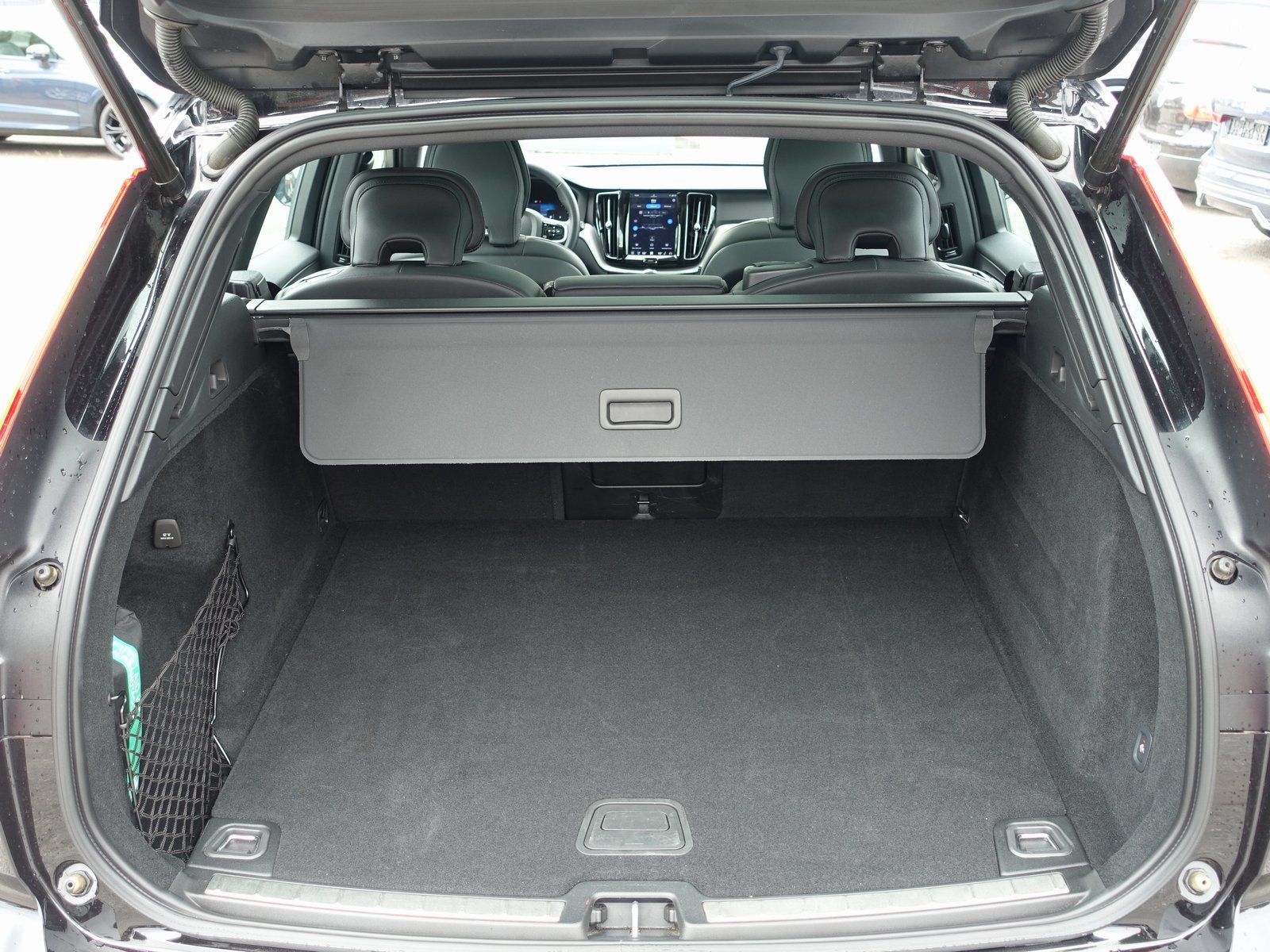 Volvo XC60 B4 Diesel R-Design 2WD Panorama H&K AHK LED foto 24