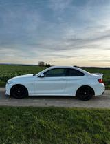 BMW 220i Coupé Sport Line  - BMW 2er Reihe mit Benzin-Antrieb: Sportwagen