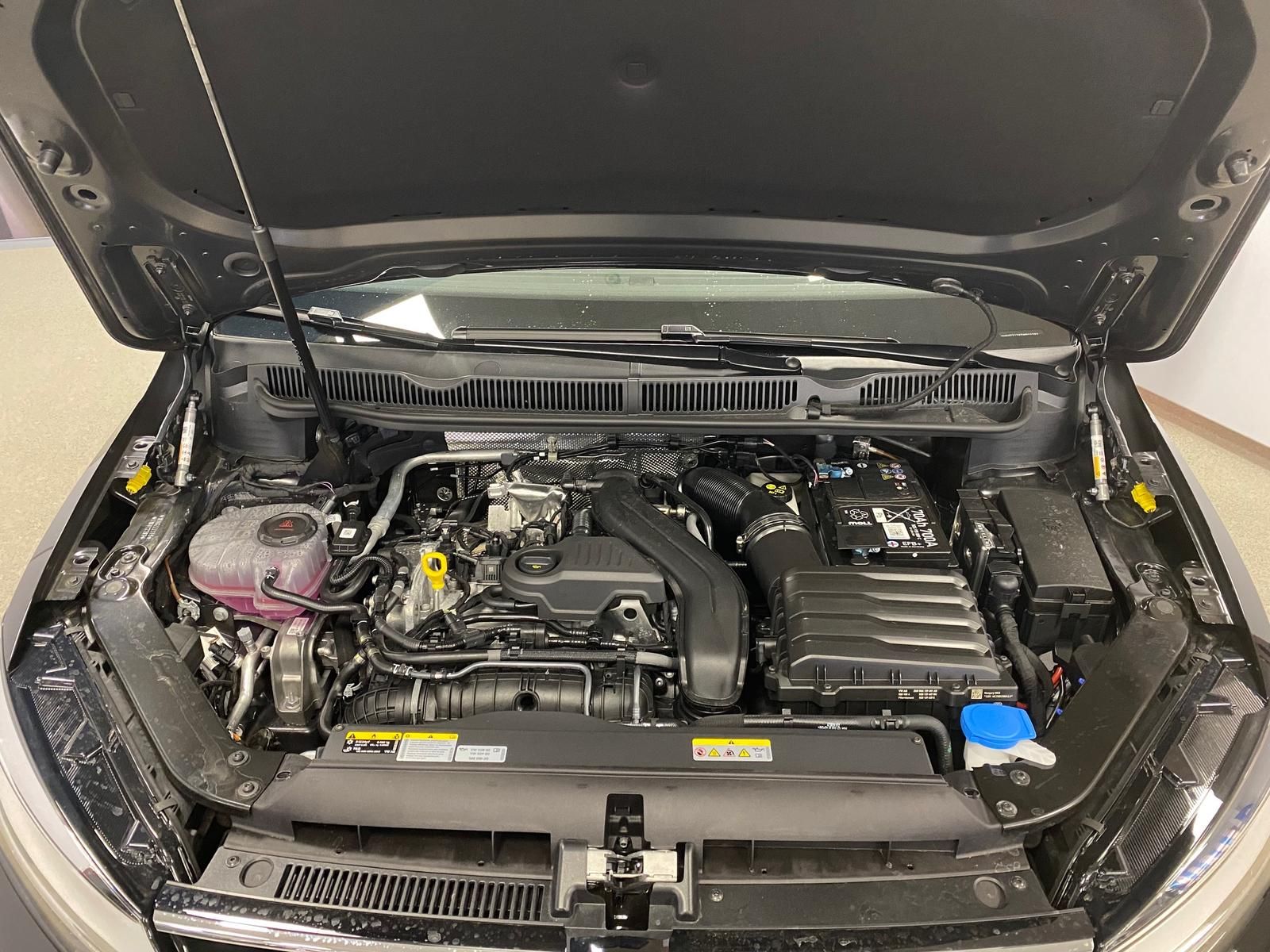 Fahrzeugabbildung Volkswagen Touran 1.5 TSI R-LINE COMFORTLINE DSG+ACC+AHK