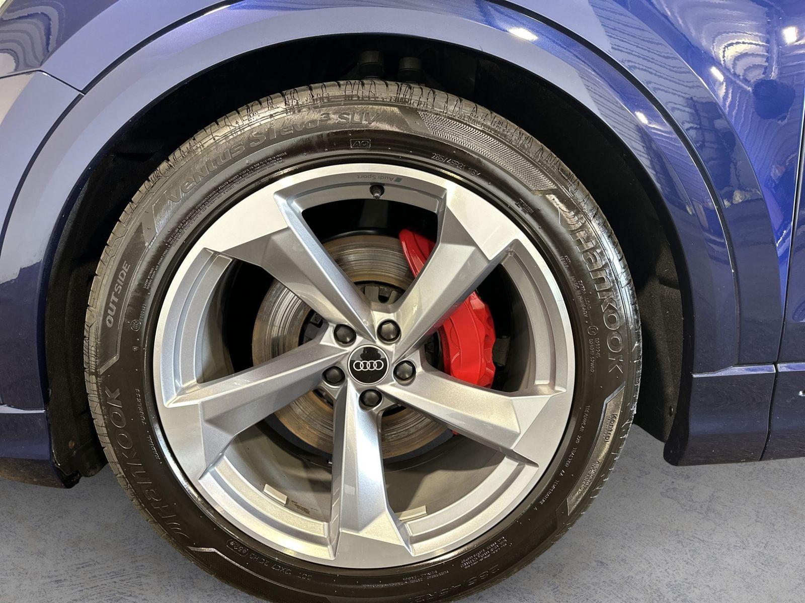 Audi Q8 50 TDI S LINE competition +CARBON+MATRIX+AHK+