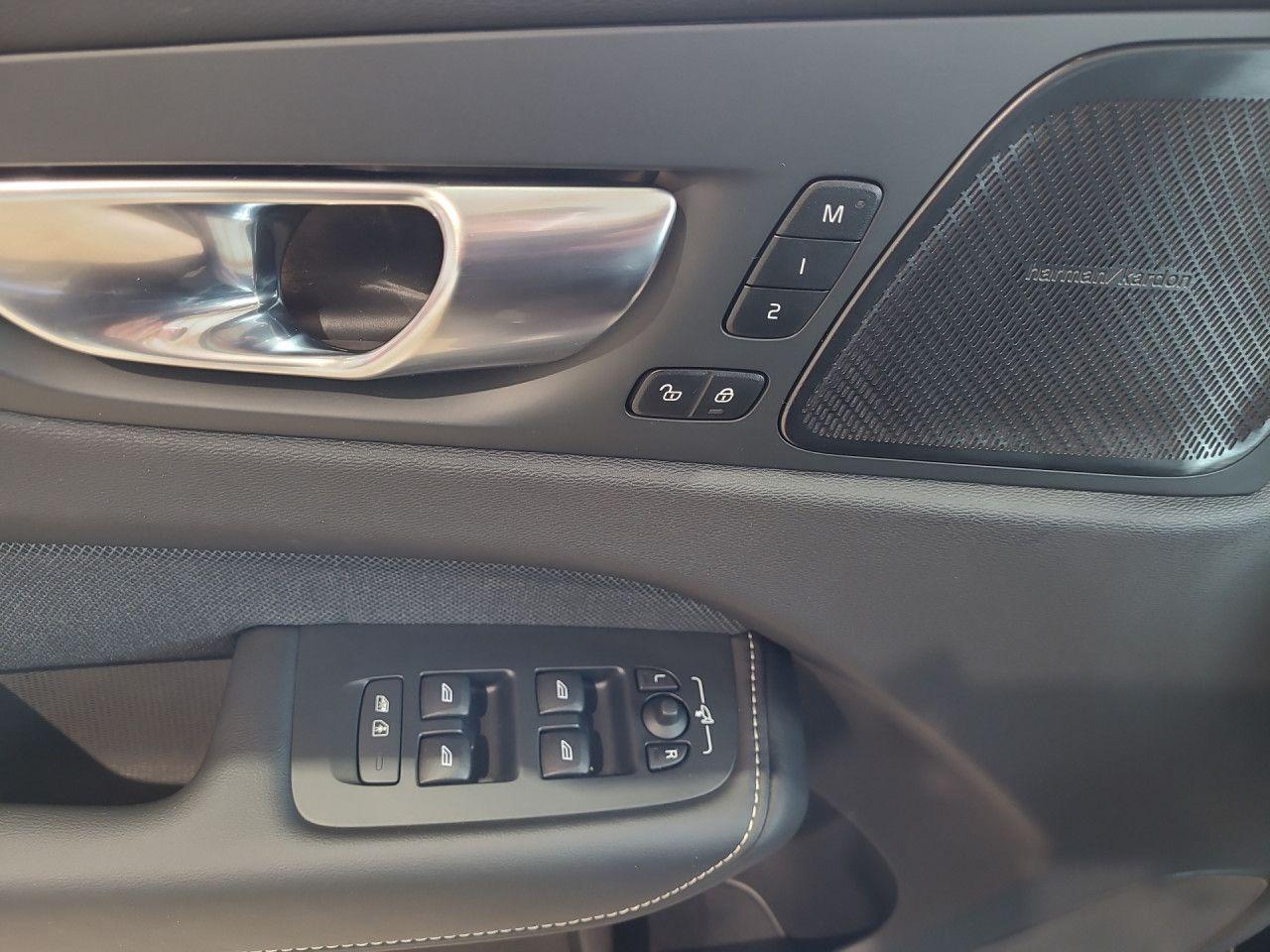 Volvo XC60 XC 60 Plus Dark AWD Bluetooth LED Klima, миниатюра 6