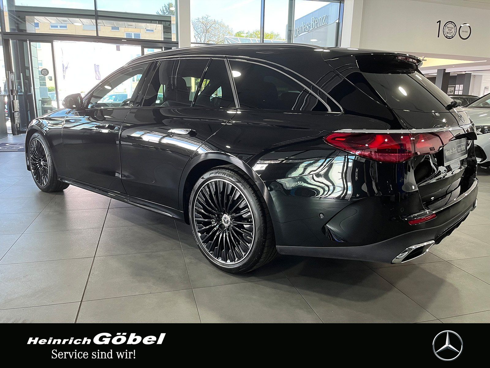 Fahrzeugabbildung Mercedes-Benz E 220 d T AMG+SUPERSCREEN+NIGHT+ KAMERA+CARPLAY